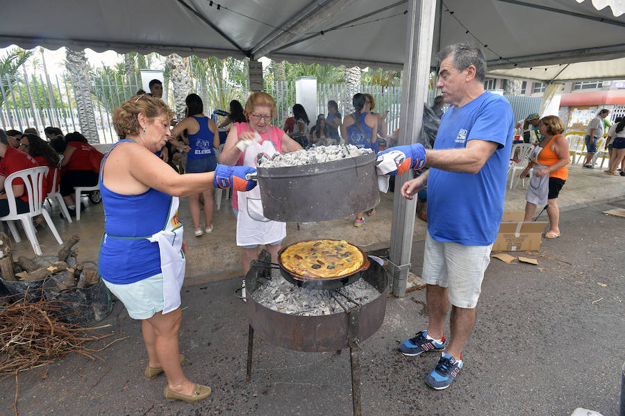 Concurso de arroz con costra en la fiestas de Elche