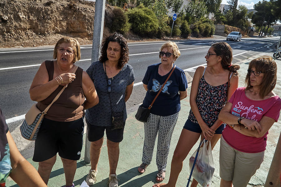 Vecinos oriolanos reclaman un paso de peatones en la N-340