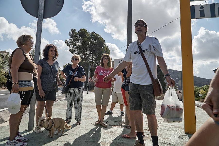 Vecinos oriolanos reclaman un paso de peatones en la N-340