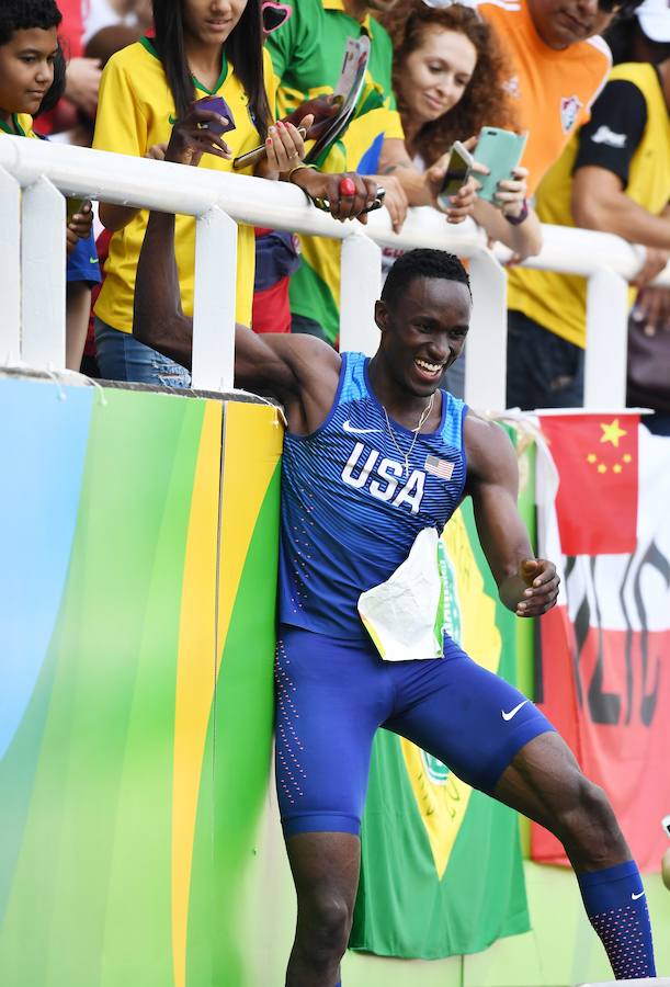 Los estadounidenses Taylor y Claye, hicieron oro y plata en salto de altura