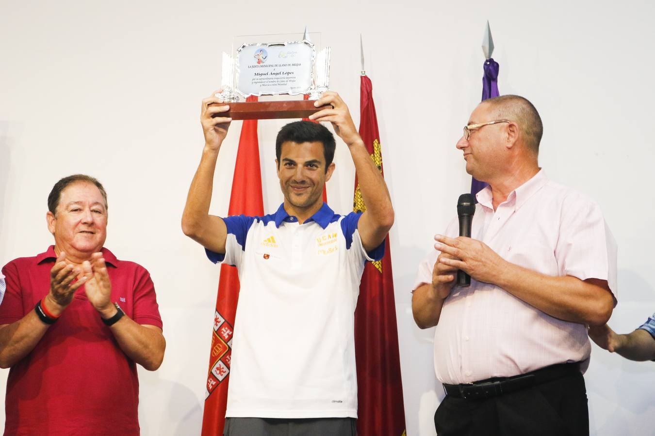 Miguel Ángel López es homenajeado en Llano de Brujas