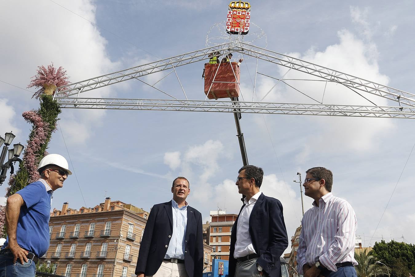 Arcos florares para recibir a la Virgen de la Fuensanta