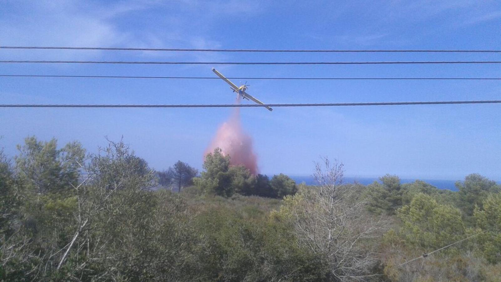 Más de mil desalojados por el incendio en Xàbia