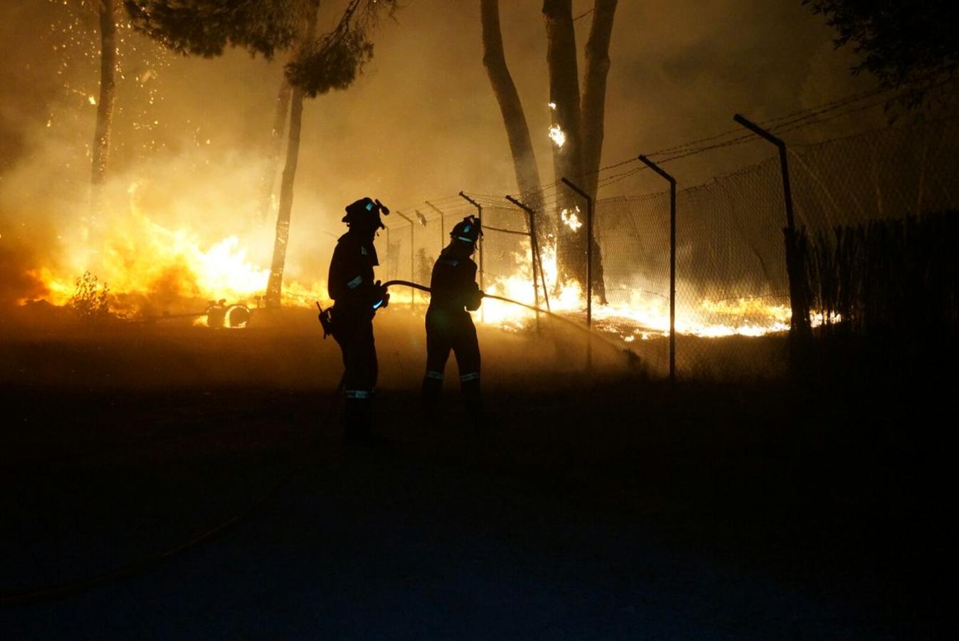 Más de mil desalojados por el incendio en Xàbia