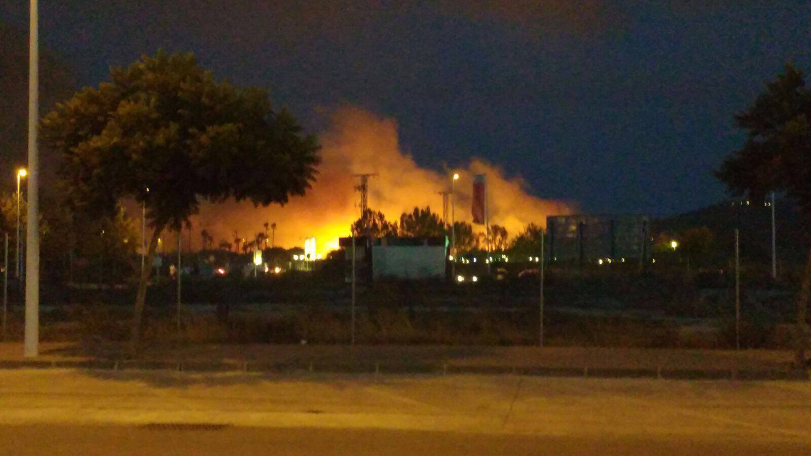 Más de mil desalojados por el incendio en Xàbia