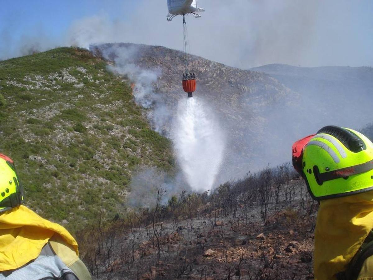 El fuego amenaza la sierra de Bernia