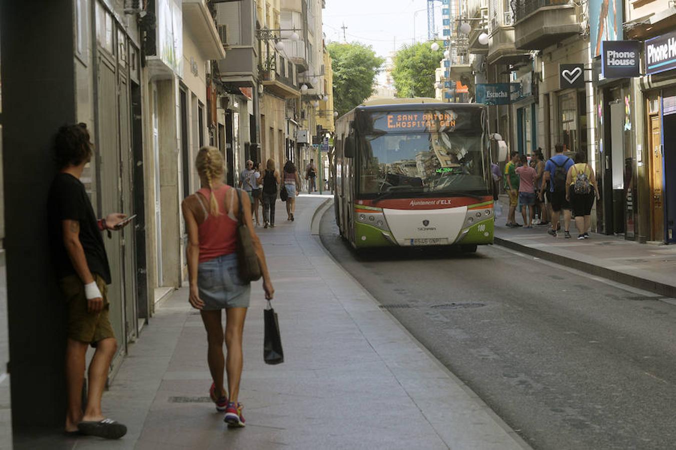 Elche asume la peatonalización de la calle Corredora