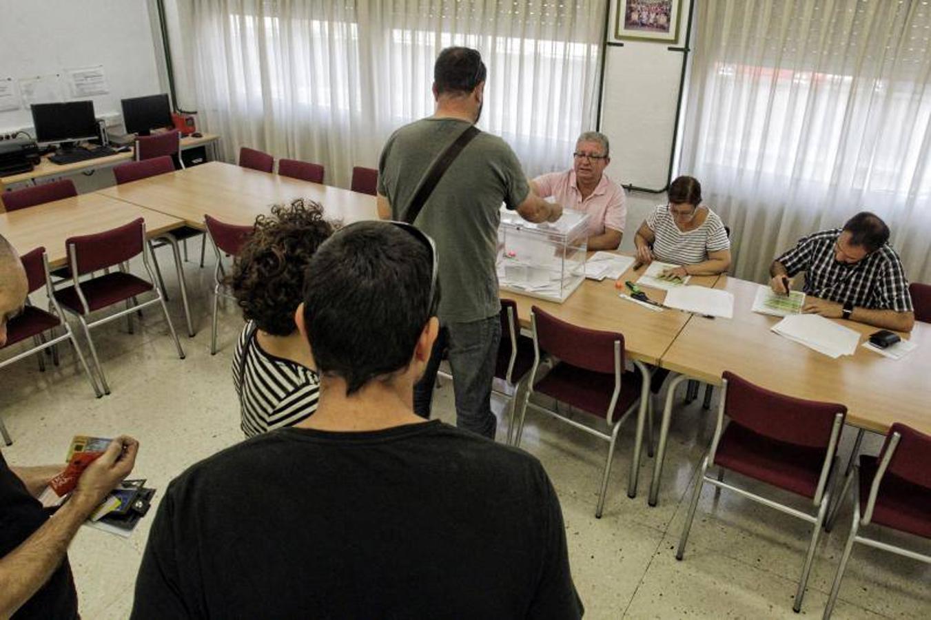 Más de 181.000 familias, de 256 centros, deciden la jornada escolar