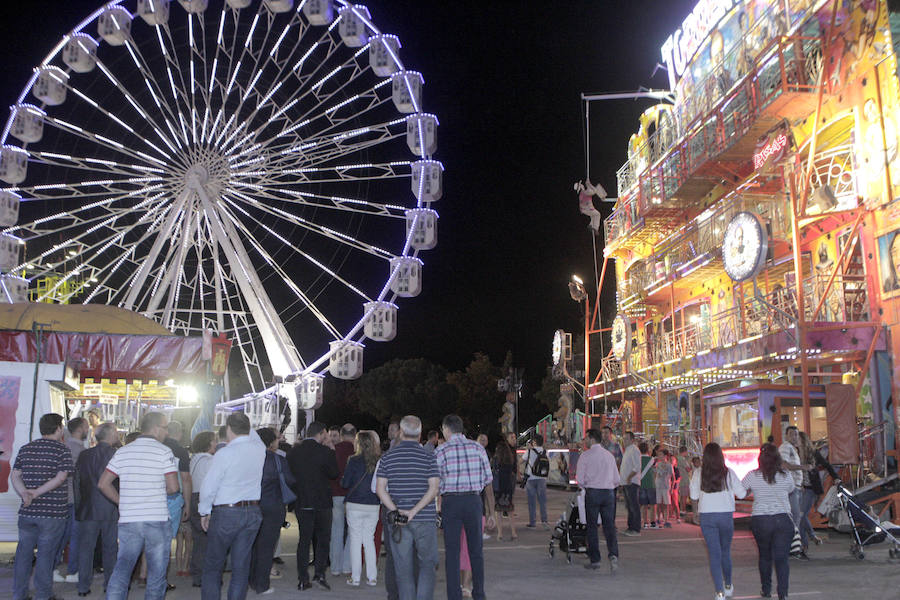 El encendido oficial del Huerto de la Rueda abre diez días de Feria y Fiestas