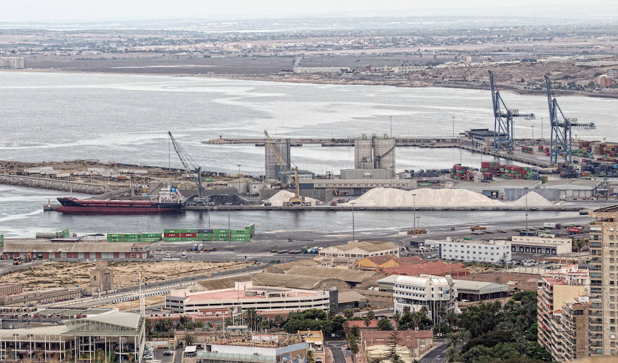 Llegada de crucero a Alicante y lleno en el castillo de Santa Bárbara