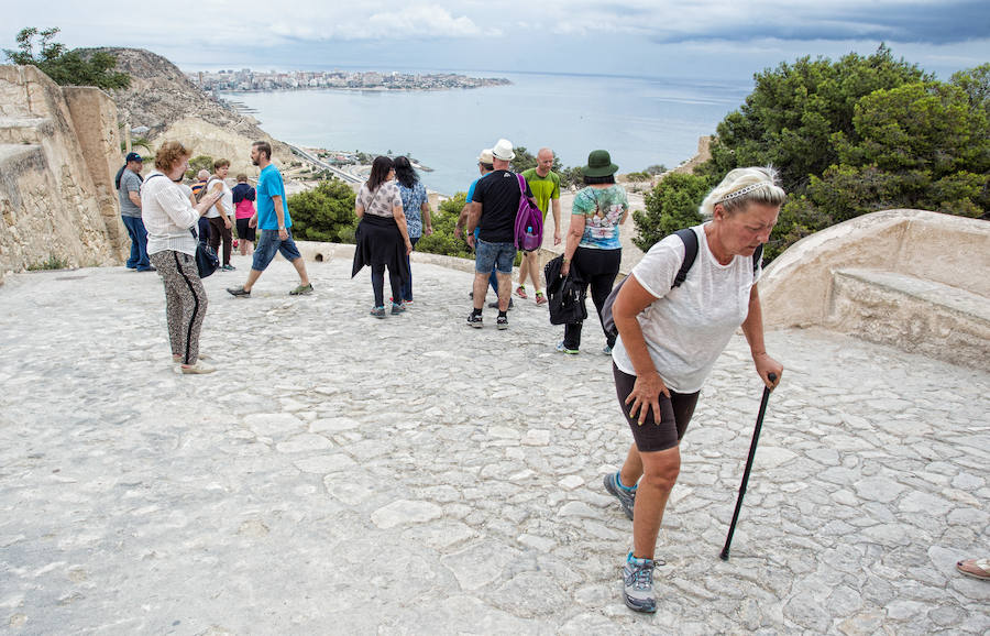 Llegada de crucero a Alicante y lleno en el castillo de Santa Bárbara