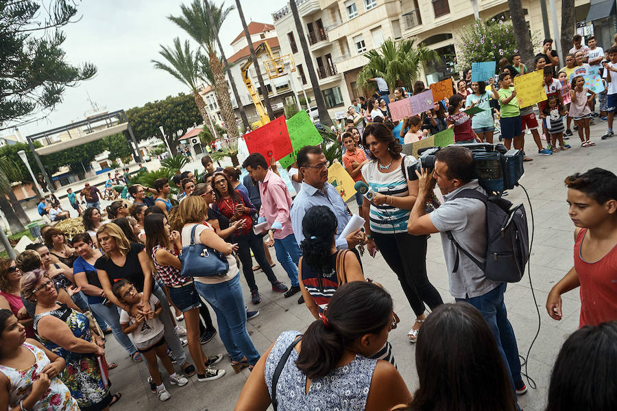 Protesta por el trasnporte escolar en Benejúzar