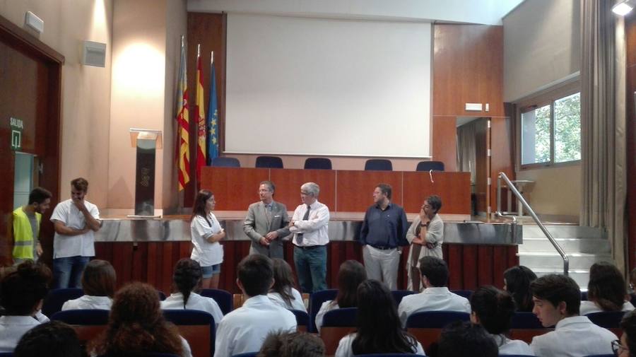 Protesta de los universitarios de las universidades privadas ante la problemática de las prácticas de sanidad