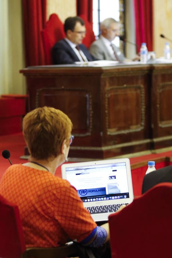Protesta en el pleno de septiembre en Murcia