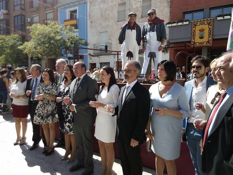 Se hermanan las cofradias Virgen del Rosario de Bullas y Vera Cruz de Caravaca