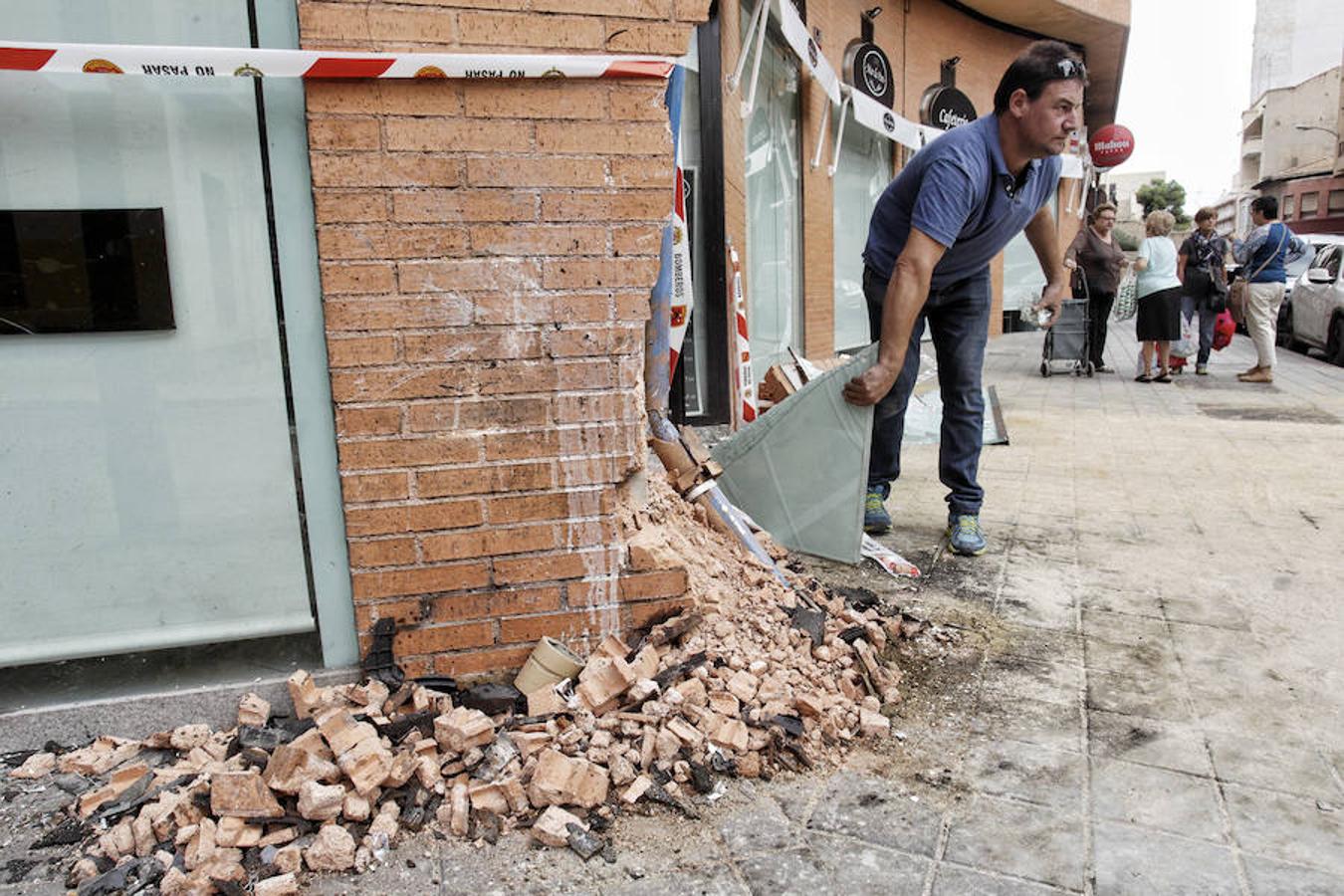 Una mujer muere tras empotrarse su vehículo contra un local en Alicante