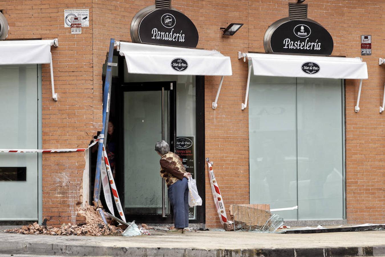 Una mujer muere tras empotrarse su vehículo contra un local en Alicante