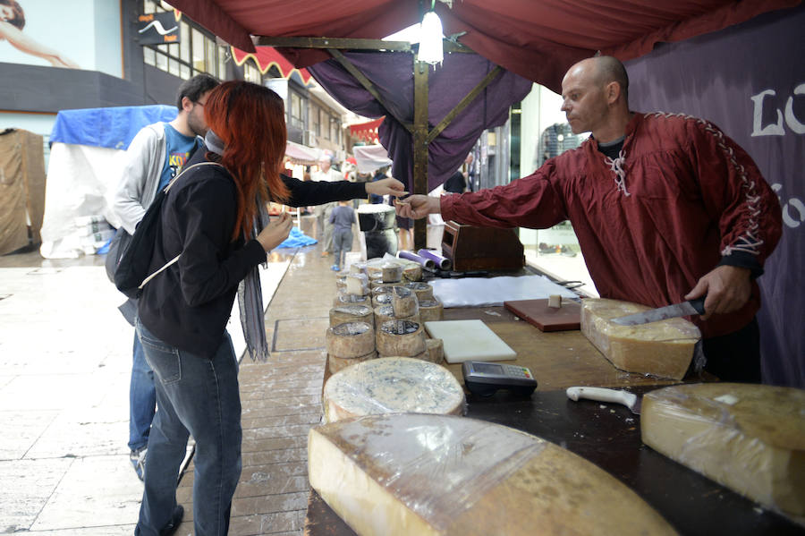 Mercado medieval pasado por agua