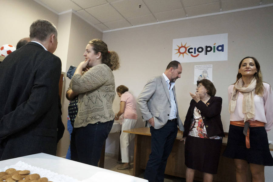 La Asociación de Parkinson estrena el local municipal para colectivos socio-sanitarios