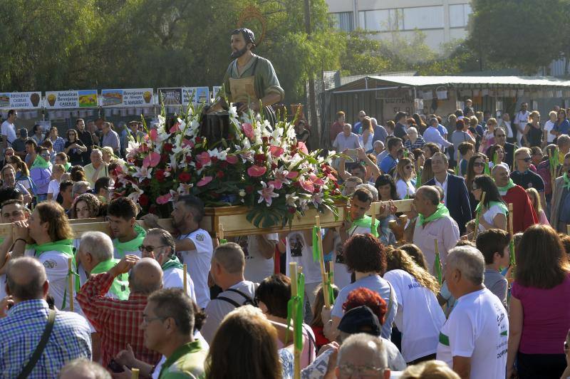 La romería de San Crispín emociona a los ilicitanos