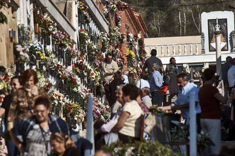 La Vega Baja honra la memoria de sus difuntos en el día de Todos los Santos
