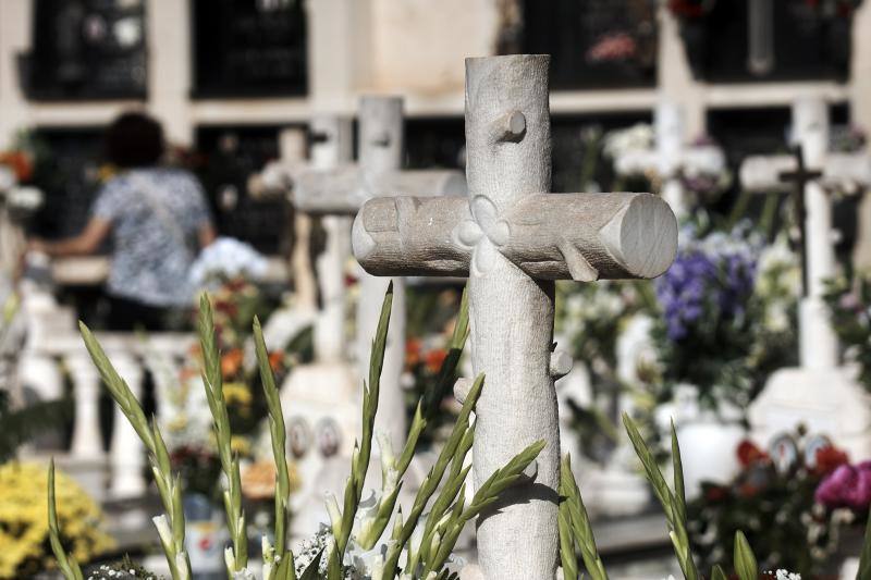 La Vega Baja honra la memoria de sus difuntos en el día de Todos los Santos