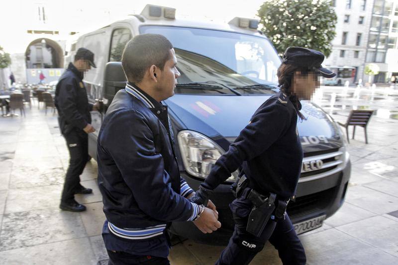 Juzgan a un reo por pasar droga en Fontcalent