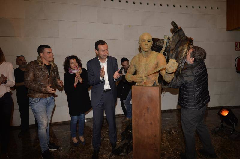 Inauguración de la escultura de Miguel Hernández, de Castejón