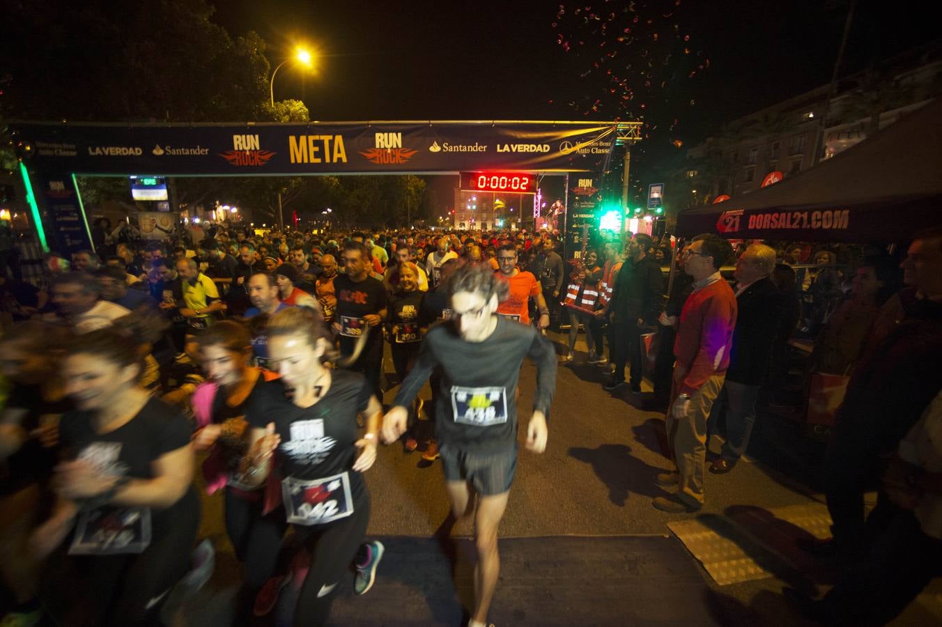 Noche de zapatillas y decibelios