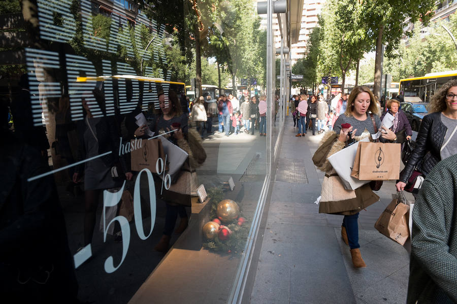 El &#039;Black Friday&#039; trae la alegría a los comercios en Murcia
