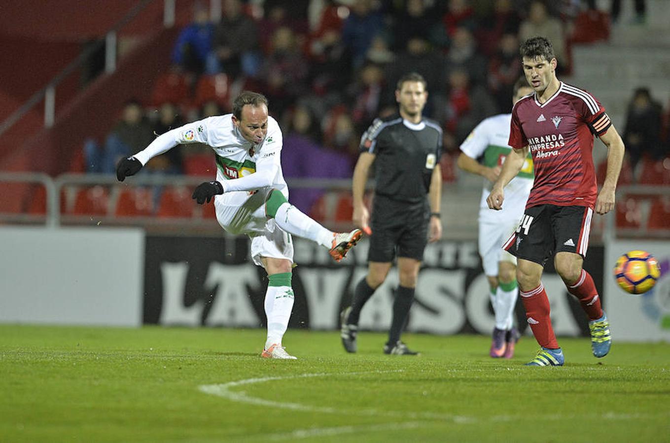 Las imágenes del Mirandés - Elche (1-0)