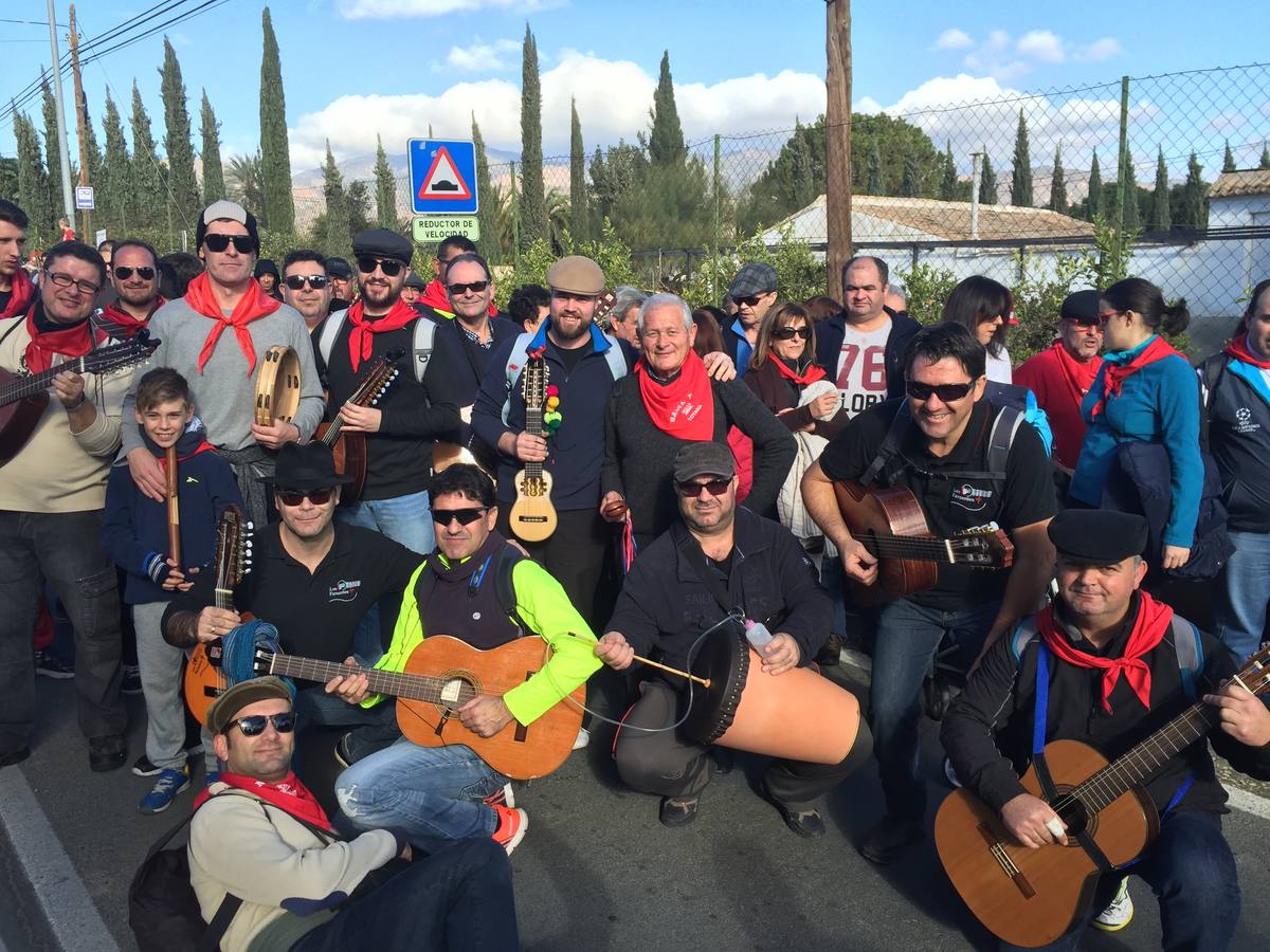 Miles de fieles acompañan a La Santa hasta Totana