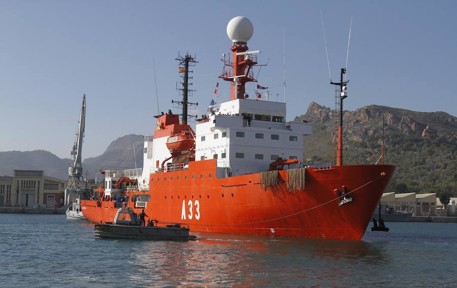 El &#039;Hespérides&#039; vuelve a la Antártida para estudiar el cambio climático