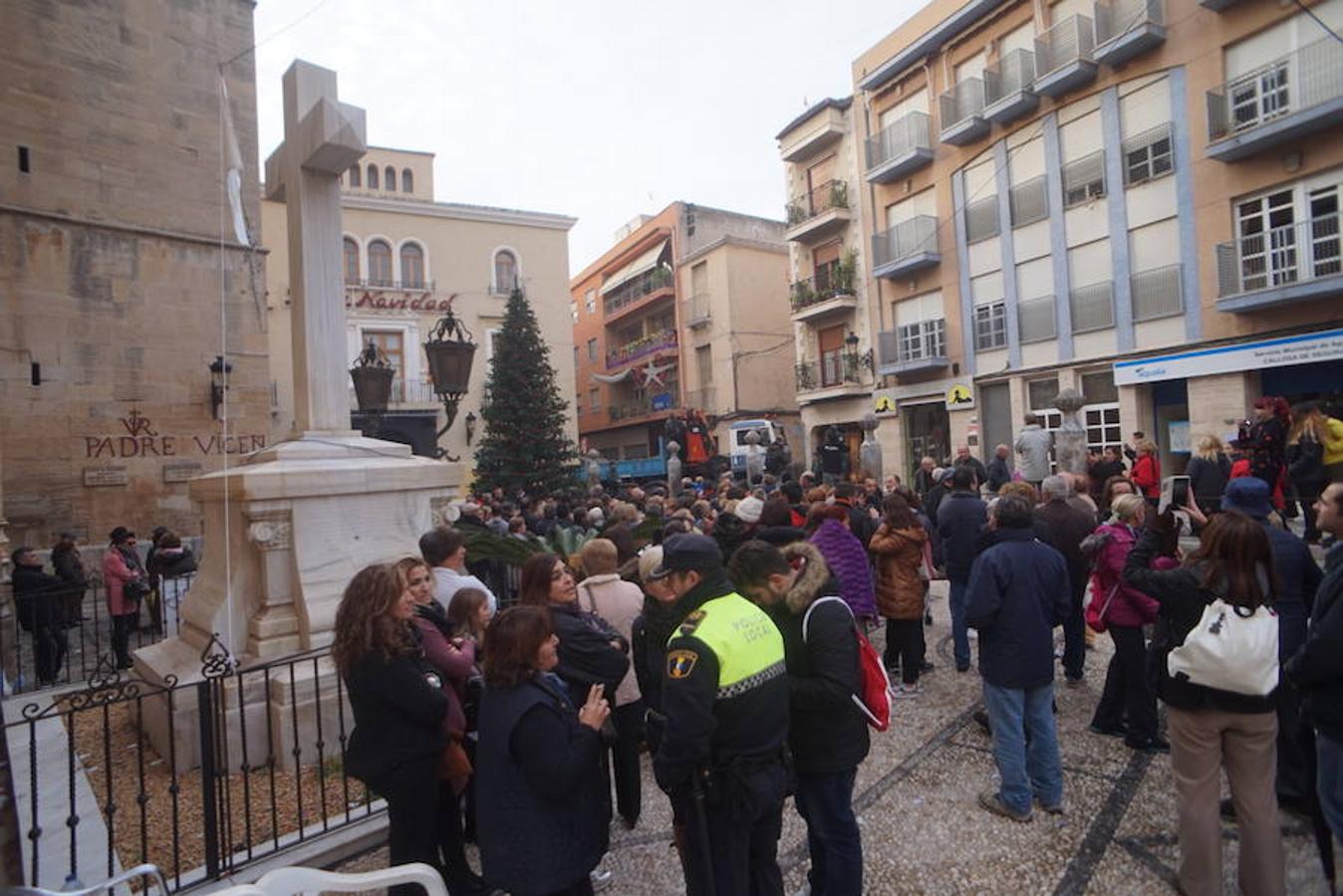 Una nueva manifestación frena el segundo intento de quitar la Cruz de los Caídos de Callosa