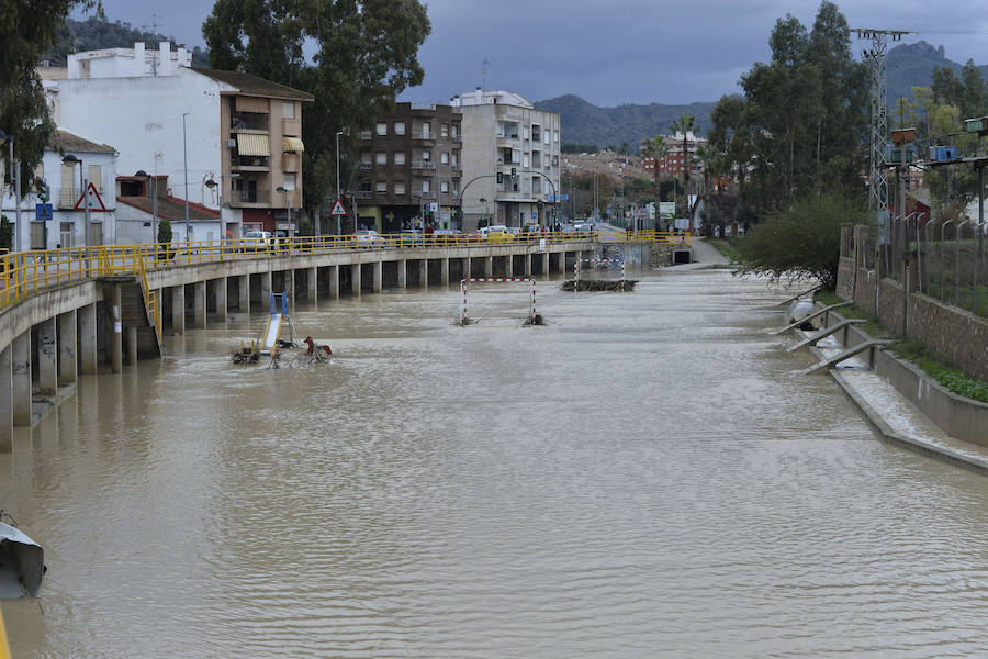 Crecidas en ramblas y El Reguerón