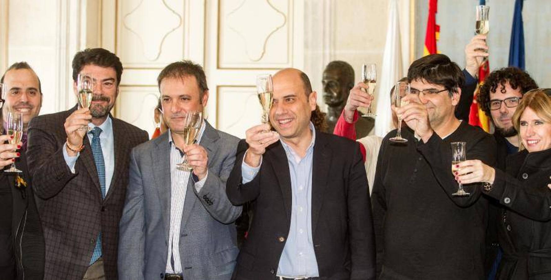 Tradicional brindis de Navidad en el Ayuntamiento