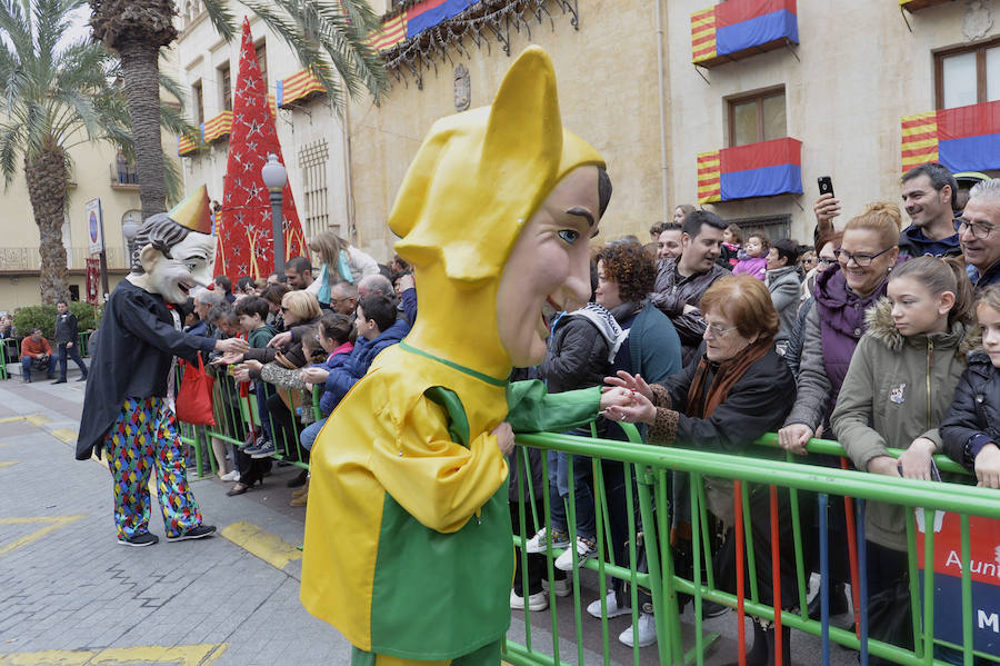 Jubiloso recibimiento a la Virgen