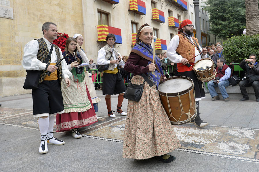 Jubiloso recibimiento a la Virgen