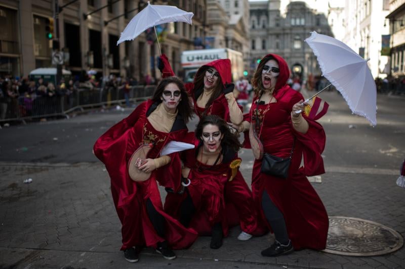 Filadelfia celebra el año con su desfile de máscaras