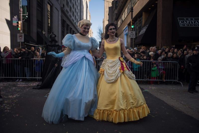 Filadelfia celebra el año con su desfile de máscaras