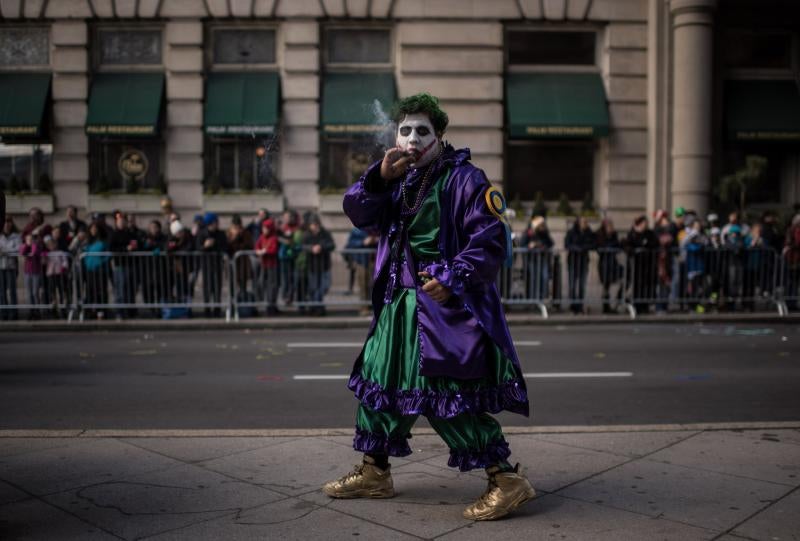 Filadelfia celebra el año con su desfile de máscaras