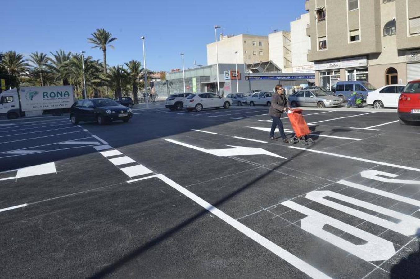 Varios solares se convierten en zonas de aparcamiento público