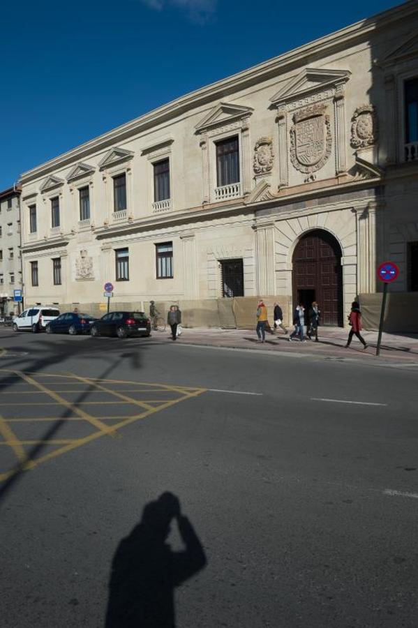 Concluye la restauración de la fachada del Almudí tras cinco meses de obras