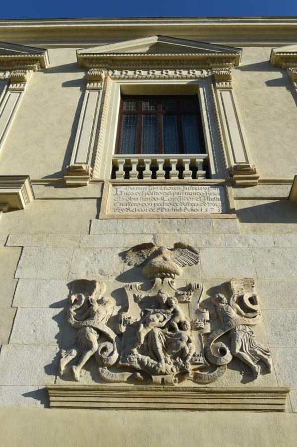 Concluye la restauración de la fachada del Almudí tras cinco meses de obras