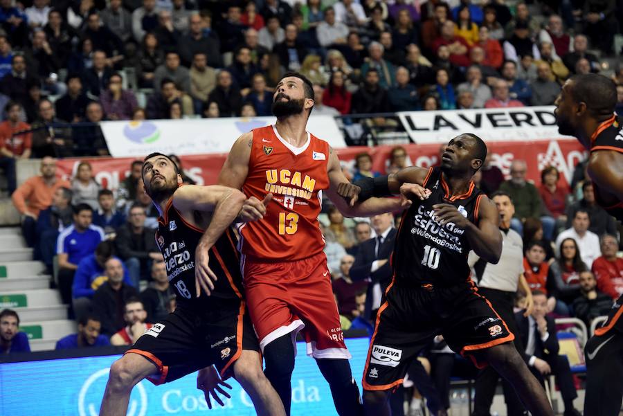 Imágenes del UCAM CB - Valencia Basket (75-78)
