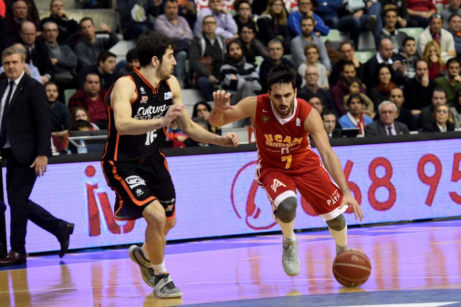 Imágenes del UCAM CB - Valencia Basket (75-78)