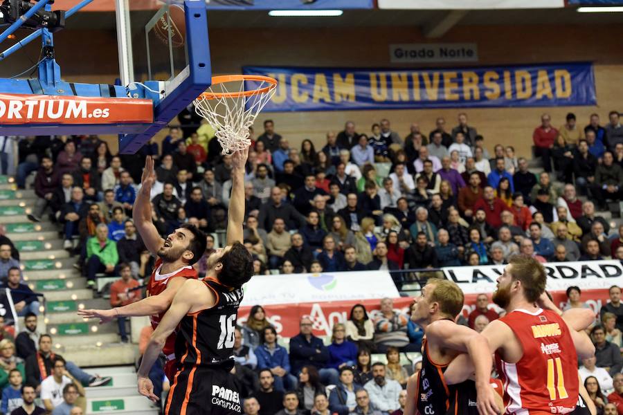 Imágenes del UCAM CB - Valencia Basket (75-78)