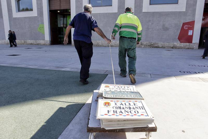 El tripartito pedirá un informe sobre si es legal reponer calles franquistas