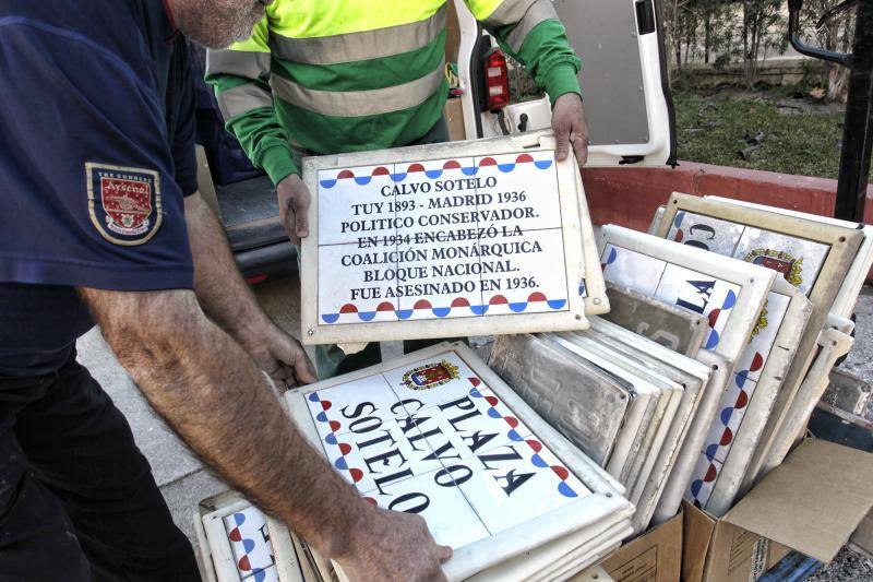 El tripartito pedirá un informe sobre si es legal reponer calles franquistas