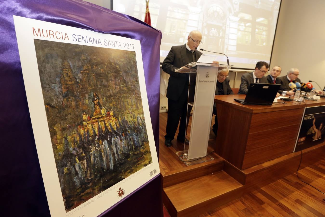 El Cristo del Rescate ilustra la Semana Santa murciana